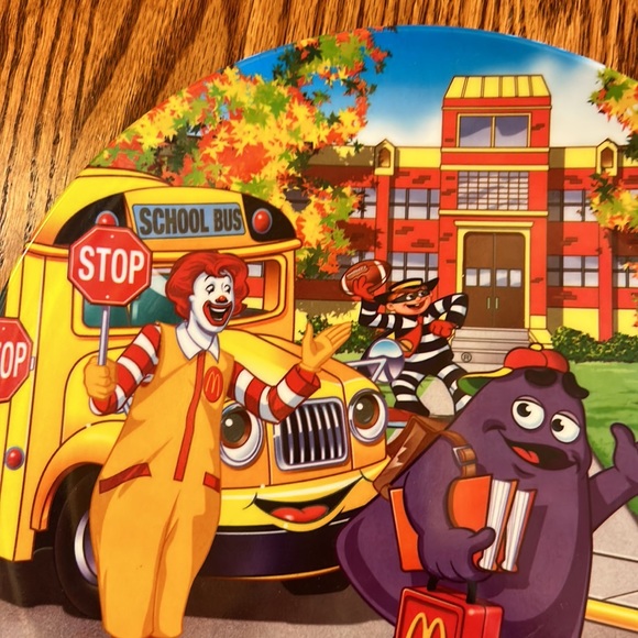 3 McDonald’s Melamine Colectors Plates - School time, Haunted House & Christmas - Picture 3 of 11